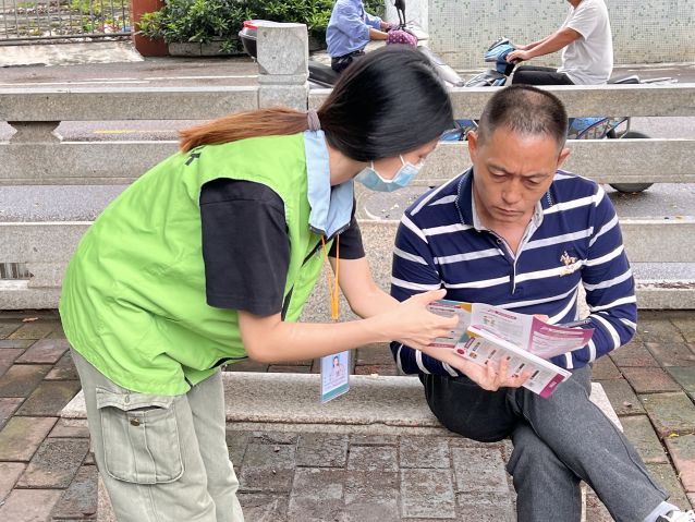 三鄉(xiāng)鎮(zhèn)開展“禁毒宣傳進公園，人人參與共防毒”活動圖片1.JPG